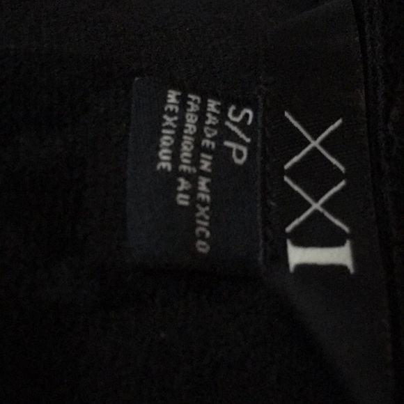 Black lace with sequins top - Picture 3 of 5